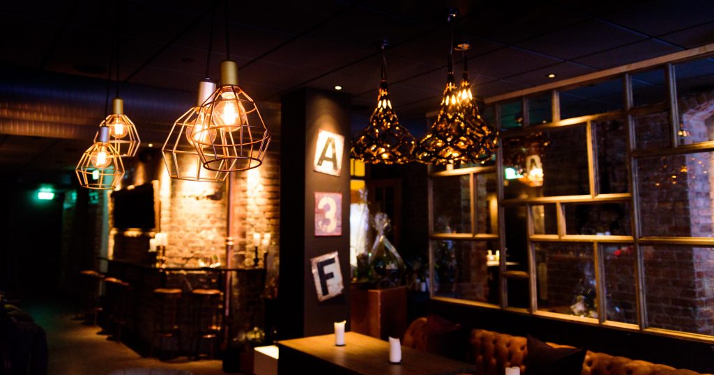 Shared food joy is simply twice as delicious. Food with variety. Food with class. That's RÅ