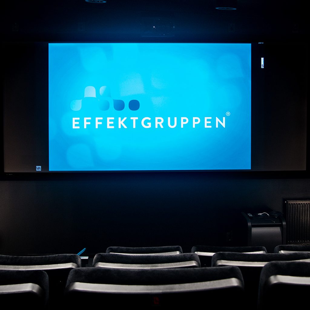 När Film i Västernorrland behövde en modern biosalong så vände dom sig till Effektgruppen för modern bild- och ljudteknik, konferenssystem, belysningsstyrning samt ett komplett styrsystem för hela salongen.